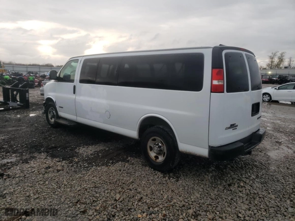 2006 Chevrolet Express Passenger with VIN 1GAHG39U861261765, listed as a Copart auction lot 73458704 with 51,489 mi miles and Clean Title. Bid and sale history available at carsss.com. Image 2.