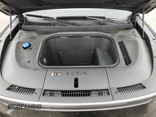 2024 Kia EV9 Light Long Range z VIN KNDAB5S19R6020257, wystawiony jako Copart lot #69484264 z przebiegiem 1741 mil mil oraz Szkody całkowita. Historia ofert i sprzedaży dostępna na DreamBid. Obrazek 13.