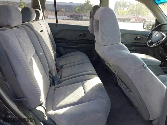 2004 Honda Pilot EX with VIN 2HKYF18414H589485, listed as a IAAI auction lot 42100822 with 172,254 mi miles. Bid and sale history available at carsss.com. Image 8.