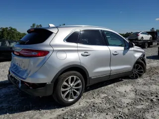 2017 Lincoln MKC Select z VIN 5LMCJ2C92HUL31143, wystawiony jako Copart lot #55206365 z przebiegiem 71 266 mil mil oraz Szkoda całkowita • Salvage title. Historia ofert i sprzedaży dostępna na DreamBid. Obrazek 3.
