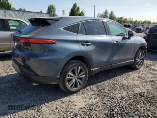 2022 Toyota Venza LE with VIN JTEAAAAH3NJ101879, listed as a Copart auction lot 61860774 with 32,762 mi miles and Salvage Title. Bid and sale history available at carsss.com. Image 3.