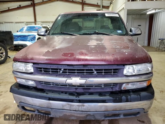 2000 Chevrolet Silverado 1500 LS with VIN 2GCEC19V2Y1344835, listed as a Copart auction lot 45058925 with 251,702 mi miles and Clean Title. Bid and sale history available at carsss.com. Image 5.
