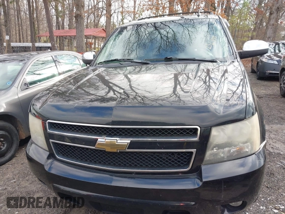 2008 Chevrolet Suburban 3LT z VIN 3GNFC16078G236433, wystawiony jako IAAI lot #41638246 z przebiegiem 200 244 mil mil oraz . Historia ofert i sprzedaży dostępna na DreamBid. Obrazek 6.