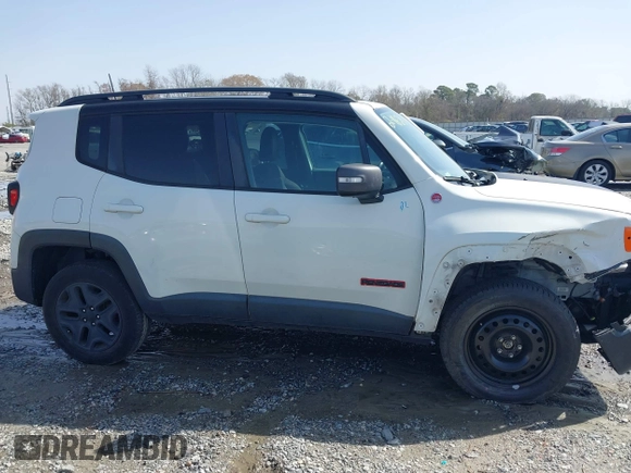 2018 Jeep Renegade Trailhawk with VIN ZACCJBCB9JPG81032, listed as a IAAI auction lot 41722934 with 178,502 mi miles. Bid and sale history available at carsss.com. Image 13.