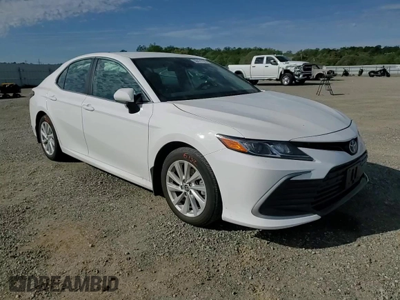 2024 Toyota Camry LE z VIN 4T1C11AK1RU257623, wystawiony jako Copart lot #50471135 z przebiegiem 8 055 mil mil oraz Szkoda całkowita • Salvage title. Historia ofert i sprzedaży dostępna na DreamBid. Obrazek 10.