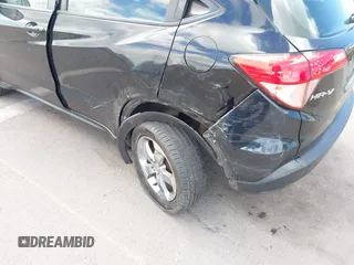 2017 Honda HR-V LX с VIN 3CZRU5H36HM703404, выставлен на аукционе IAAI как лот 42004670 с пробегом 86 923 миль миль и . История ставок и продаж доступна на DreamBid. Изображение 17.