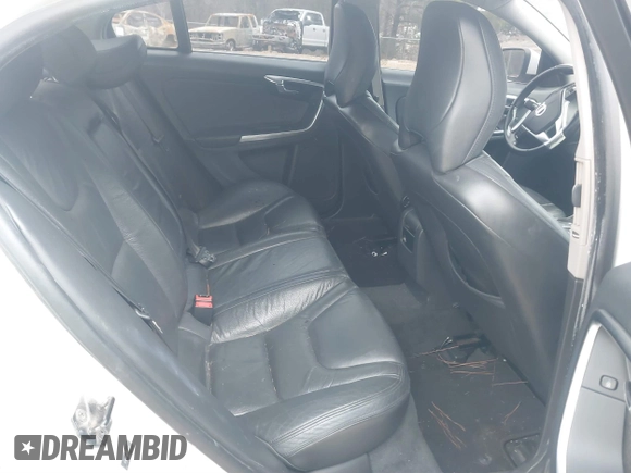 2012 Volvo S60 T5 с VIN YV1622FS6C2133602, выставлен на аукционе IAAI как лот 41041674 с пробегом 189 681 миль миль и . История ставок и продаж доступна на DreamBid. Изображение 8.
