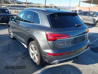 2023 Audi Q5 S line Premium Plus z VIN WA1EAAFY7P2065409, wystawiony jako IAAI lot #41305736 z przebiegiem 15 251 mil mil oraz . Historia ofert i sprzedaży dostępna na DreamBid. Obrazek 3.