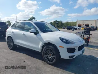 2018 Porsche Cayenne z VIN WP1AA2A27JKA02278, wystawiony jako IAAI lot #42161741 z przebiegiem 62 217 mil mil oraz . Historia ofert i sprzedaży dostępna na DreamBid. Obrazek 1.