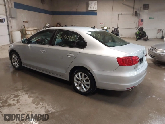 2012 Volkswagen Jetta SE с VIN 3VWDX7AJ9CM018864, выставлен на аукционе IAAI как лот 42044947 с пробегом 142 549 миль миль и . История ставок и продаж доступна на DreamBid. Изображение 3.