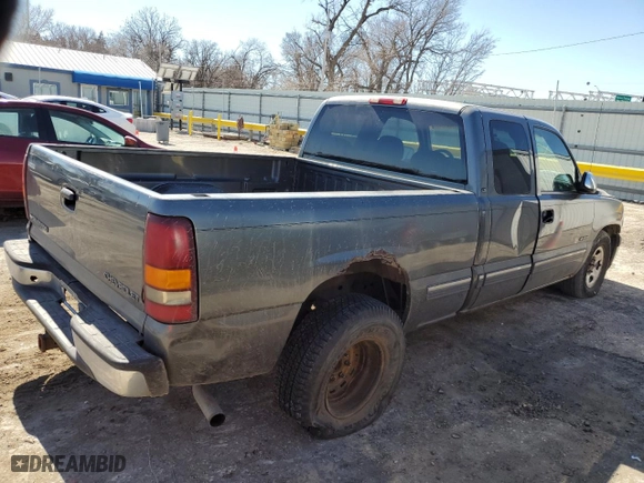 2000 Chevrolet Silverado 1500 LS with VIN 2GCEC19T4Y1266072, listed as a Copart auction lot 47134185 with 0 mi miles and Salvage Title. Bid and sale history available at carsss.com. Image 3.