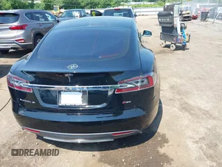 2013 Tesla Model S Performance with VIN 5YJSA1CP5DFP25346, listed as a IAAI auction lot 42463047 with 112,909 mi miles and . Bid and sale history available at DreamBid. Image 17.