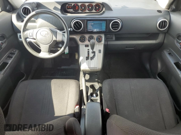 2010 Scion xB z VIN JTLZE4FE3A1103500, wystawiony jako Copart lot #58810495 z przebiegiem 182 112 mil mil oraz Szkoda całkowita • Salvage title. Historia ofert i sprzedaży dostępna na DreamBid. Obrazek 8.