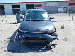 2021 Kia Soul S with VIN KNDJ23AU5M7792614, listed as a IAAI auction lot 41894118 with 27,117 mi miles and . Bid and sale history available at DreamBid. Image 6.