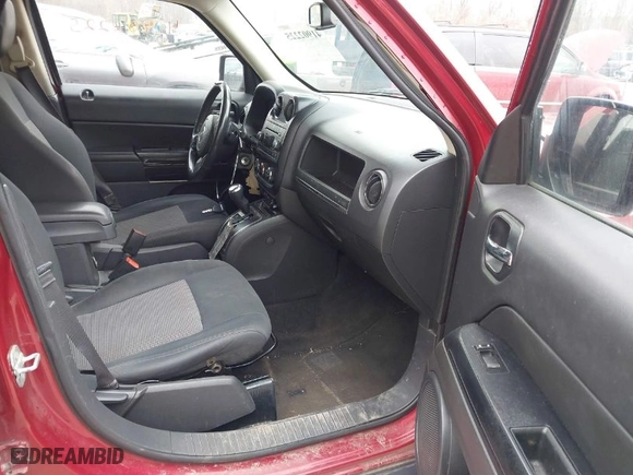 2014 Jeep Patriot Latitude with VIN 1C4NJRFB6ED540761, listed as a IAAI auction lot 41902225 with 216,442 mi miles. Bid and sale history available at carsss.com. Image 5.