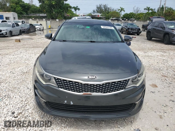 2016 Kia Optima EX z VIN 5XXGU4L32GG006195, wystawiony jako Copart lot #59544165 z przebiegiem 70 116 mil mil oraz Szkoda całkowita • Salvage title. Historia ofert i sprzedaży dostępna na DreamBid. Obrazek 5.