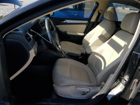 2012 Volkswagen Jetta SEL с VIN 3VWLP7AJ5CM411787, выставлен на аукционе Copart как лот 55701875 с пробегом 194 969 миль миль и Списание • Salvage title. История ставок и продаж доступна на DreamBid. Изображение 7.