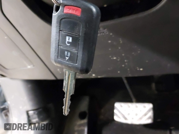 2017 Mitsubishi Outlander ES z VIN JA4AP3AU2HZ032372, wystawiony jako IAAI lot #41976700 z przebiegiem 87 827 mil mil oraz . Historia ofert i sprzedaży dostępna na DreamBid. Obrazek 11.