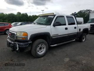 2005 GMC Sierra 2500HD SLT with VIN 1GTHK23UX5F819481, listed as a Copart auction lot 64437475 with 206,112 mi miles and Clean title. Bid and sale history available at DreamBid. Image 1.