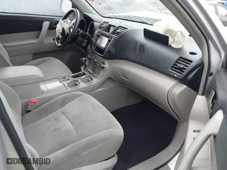 2013 Toyota Highlander with VIN 5TDZK3EH4DS103474, listed as a IAAI auction lot 41582903 with 136,596 mi miles. Bid and sale history available at carsss.com. Image 5.