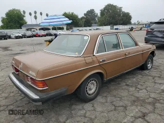 1981 Mercedes-Benz 300 with VIN WDBAB30A3BB219467, listed as a Copart auction lot 76183454 with 123,938 mi miles and Clean Title. Bid and sale history available at carsss.com. Image 3.