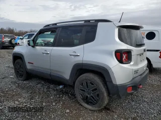 2018 Jeep Renegade Trailhawk with VIN ZACCJBCB6JPH07876, listed as a Copart auction lot 49215785 with 124,465 mi miles and Salvage Title. Bid and sale history available at carsss.com. Image 2.