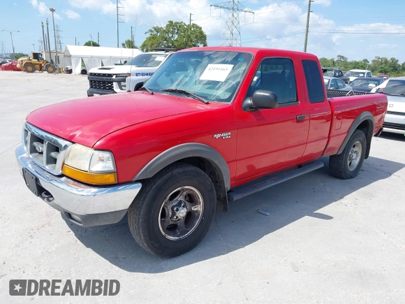 2000 Ford Ranger XLT with VIN 1FTZR15X0YPB39850, listed as a IAAI auction lot 42191165 with 170,881 mi miles. Bid and sale history available at carsss.com. Image 2.