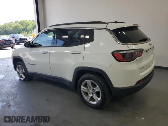 2024 Jeep Compass Latitude with VIN 3C4NJDBN0RT111456, listed as a Copart auction lot 60617745 with 26,593 mi miles and Clean title. Bid and sale history available at DreamBid. Image 2.