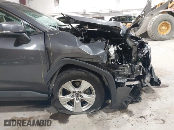 2020 Toyota RAV4 XLE with VIN 2T3P1RFV7LW110207, listed as a IAAI auction lot 41715101 with 57,520 mi miles. Bid and sale history available at carsss.com. Image 6.