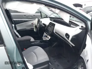 2018 Toyota Prius Two with VIN JTDKBRFU4J3065886, listed as a IAAI auction lot 42011368 with Not Provided miles and . Bid and sale history available at carsss.com. Image 5.