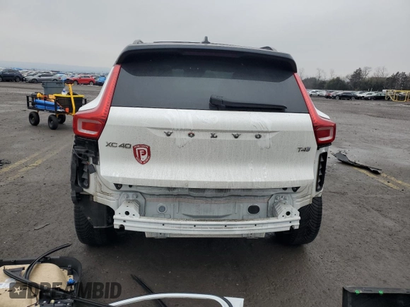 2019 Volvo XC40 R-Design z VIN YV4AC2HMXK2068129, wystawiony jako Copart lot #43337635 z przebiegiem 88 227 mil mil oraz Szkoda całkowita • Salvage title. Historia ofert i sprzedaży dostępna na DreamBid. Obrazek 6.