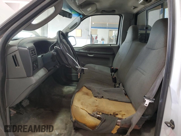 2003 Ford F-250 XL z VIN 3FTNF20L43MB35476, wystawiony jako Copart lot #47252475 z przebiegiem 434 412 mil mil oraz Czysty tytuł • Clean title. Historia ofert i sprzedaży dostępna na DreamBid. Obrazek 7.