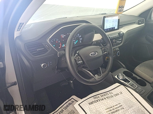 2022 Ford Escape SE z VIN 1FMCU0G67NUB33197, wystawiony jako IAAI lot #42846802 z przebiegiem 39 336 mil mil oraz . Historia ofert i sprzedaży dostępna na DreamBid. Obrazek 25.