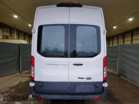2018 Ford Transit Passenger XL with VIN 1FBVU4XM2JKA03650, listed as a Copart auction lot 46547195 with 108,821 mi miles and Salvage Title. Bid and sale history available at DreamBid. Image 6.