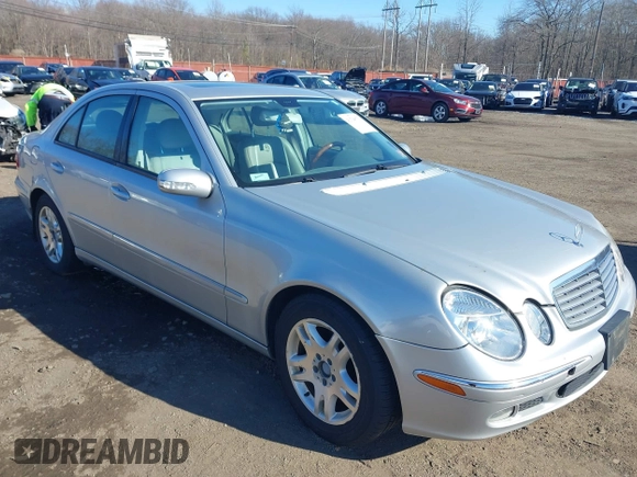 2006 Mercedes-Benz E-Class 3.5L with VIN WDBUF56J06A737827, listed as a IAAI auction lot 41748739 with 197,843 mi miles. Bid and sale history available at carsss.com. Image 17.