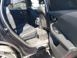 2017 Audi Q7 Premium Plus with VIN WA1LAAF79HD004552, listed as a IAAI auction lot 41643230 with 172,901 mi miles. Bid and sale history available at carsss.com. Image 8.