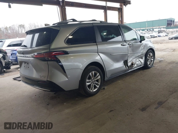 2022 Toyota Sienna Limited with VIN 5TDZSKFC4NS045056, listed as a IAAI auction lot 41256209 with 85,633 mi miles. Bid and sale history available at carsss.com. Image 4.