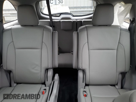 2018 Toyota Highlander SE z VIN 5TDJZRFHXJS821925, wystawiony jako Copart lot #56597305 z przebiegiem 36 232 mil mil oraz Szkoda całkowita • Salvage title. Historia ofert i sprzedaży dostępna na DreamBid. Obrazek 10.