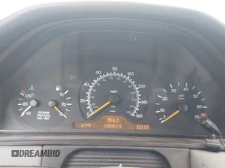 1997 Mercedes-Benz E-Class with VIN WDBJF55FXVJ033553, listed as a IAAI auction lot 41425117 with 280,019 mi miles. Bid and sale history available at carsss.com. Image 7.