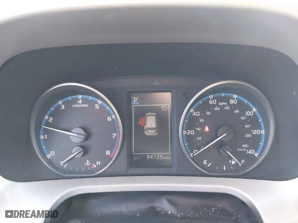 2018 Toyota RAV4 XLE with VIN 2T3WFREV7JW408039, listed as a IAAI auction lot 41686372 with 94,125 mi miles. Bid and sale history available at carsss.com. Image 7.