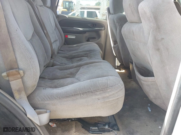 2003 Chevrolet Tahoe LT with VIN 1GNEC13Z03R318933, listed as a IAAI auction lot 41828148 with 192,851 mi miles. Bid and sale history available at carsss.com. Image 8.