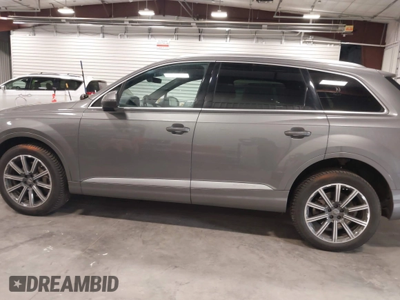 2017 Audi Q7 Premium Plus with VIN WA1LAAF73HD026692, listed as a IAAI auction lot 41938847 with 159,257 mi miles. Bid and sale history available at carsss.com. Image 14.