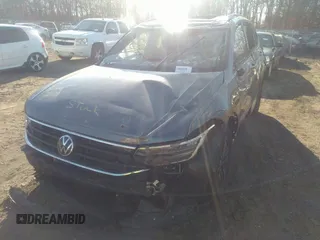 2022 Volkswagen Tiguan S with VIN 3VV0B7AX8NM171048, listed as a IAAI auction lot 38320755 with 999,999 mi miles. Bid and sale history available at carsss.com. Image 6.