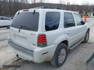 2005 Mercury Mariner Luxury with VIN 4M2CU57165DJ33059, listed as a IAAI auction lot 41675851 with 222,375 mi miles. Bid and sale history available at carsss.com. Image 4.