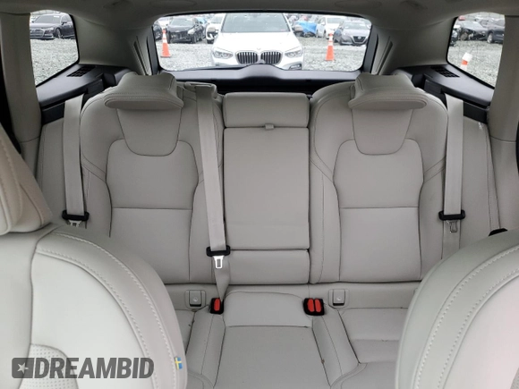 2025 Volvo XC60 Ultra с VIN YV4H60RM8S1054504, выставлен на аукционе Copart как лот 52812715 с пробегом 1 752 миль миль и Списание • Salvage title. История ставок и продаж доступна на DreamBid. Изображение 10.