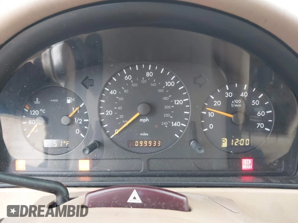 2002 Mercedes-Benz M 320/430/500 z VIN 4JGAB54E82A308902, wystawiony jako IAAI lot #41779482 z przebiegiem 99 933 mil mil oraz . Historia ofert i sprzedaży dostępna na DreamBid. Obrazek 7.