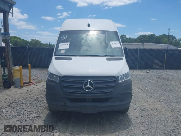 2021 Mercedes-Benz Sprinter Cargo with VIN W1Y4ECHY0MT073349, listed as a IAAI auction lot 39699453 with 136,101 mi miles and . Bid and sale history available at carsss.com. Image 13.