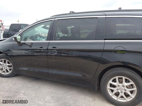 2020 Chrysler Voyager LXI with VIN 2C4RC1DG1LR268531, listed as a IAAI auction lot 41368627 with NaN miles. Bid and sale history available at carsss.com. Image 14.