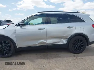 2020 Kia Sorento S z VIN 5XYPG4A55LG694372, wystawiony jako IAAI lot #42183383 z przebiegiem 57 980 mil mil oraz . Historia ofert i sprzedaży dostępna na DreamBid. Obrazek 15.
