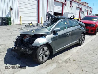 2020 Hyundai Ioniq SEL z VIN KMHC85LC8LU235019, wystawiony jako IAAI lot #41882705 z przebiegiem Nie podano mil oraz . Historia ofert i sprzedaży dostępna na DreamBid. Obrazek 2.
